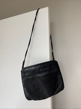 VTG Crown Lewis Black Leather Mid Century Shoulder Bag